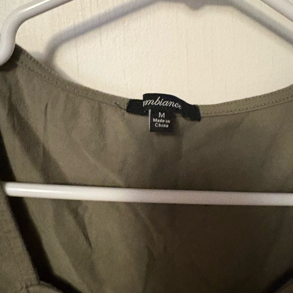 Olive green mesh top with zipper - Picture 3 of 3